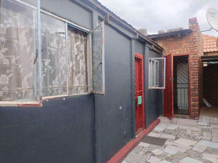 Property #2434582, Cottage Rental Monthly in Mamelodi West