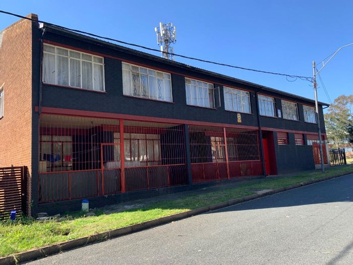 2-Bedroom Apartment For Sale in Chrisville with balcony and ample parking.
