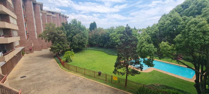 Property #2098107, Apartment for sale in Menlyn
