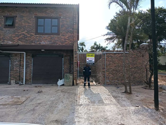 Mixed Use Units To Rent in Bluff: Versatile spaces near shopping and amenities.