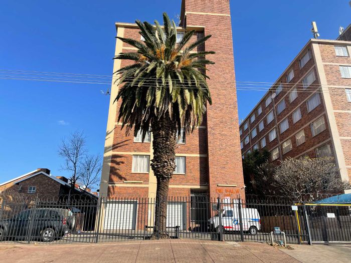 Property #2397606, Apartment For Sale in Silverton