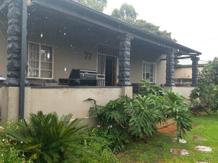 For Sale: House in Florentia with garden, garage, and scullery/laundry space.
