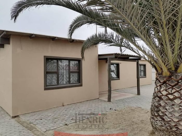 Property #2432001, House For Sale in Mondesa