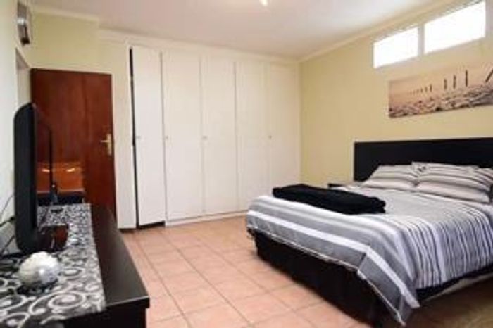 Weltevreden House To Rent: Spacious layout, garden, and convenient location.