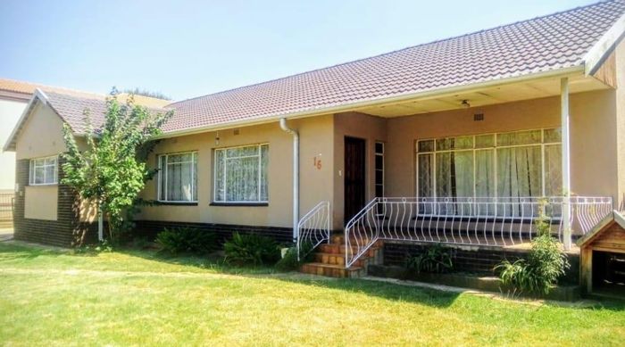 Four-bedroom house in Alberton Central, to rent with spacious garden and parking.