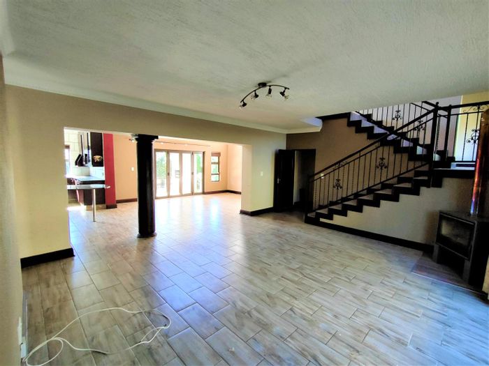 Property #2150651, House for sale in Ruimsig