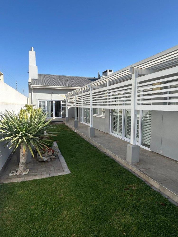 Stunning house for sale!  Enclosed garden area - all bedrooms opening with sliding doors onto the garden