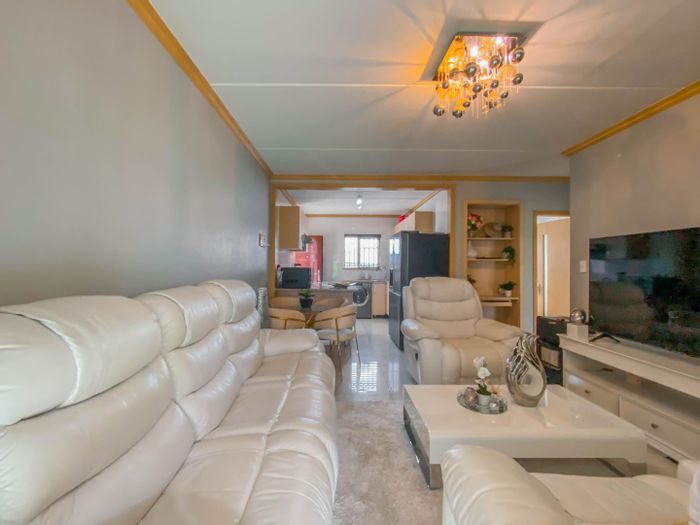 2-Bedroom Apartment To Rent in Noordwyk with security and covered parking.