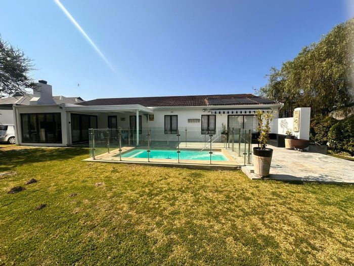 Property #2426929, House Rental Daily in Keurbooms River