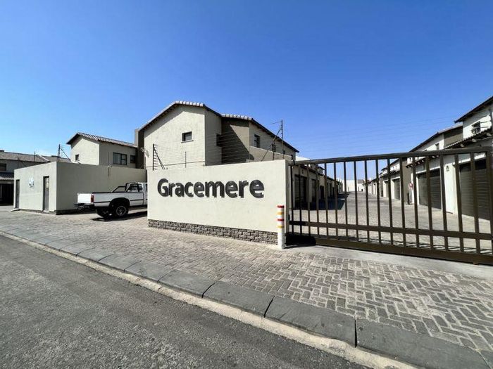 Property #2346078, Townhouse Sold in Fairways Estate