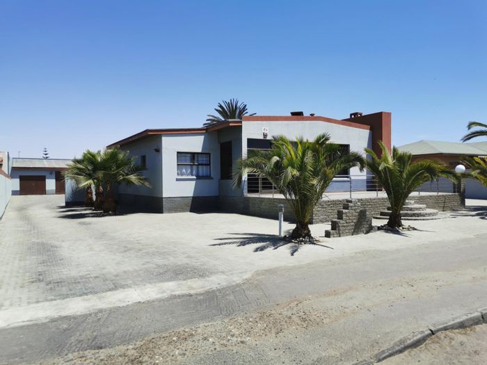 Property #2105062, House for sale in Walvis Bay Central