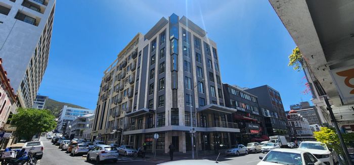 Office To Rent in Cape Town City Centre: Full floor, balcony, rooftop area, 24/7 access.