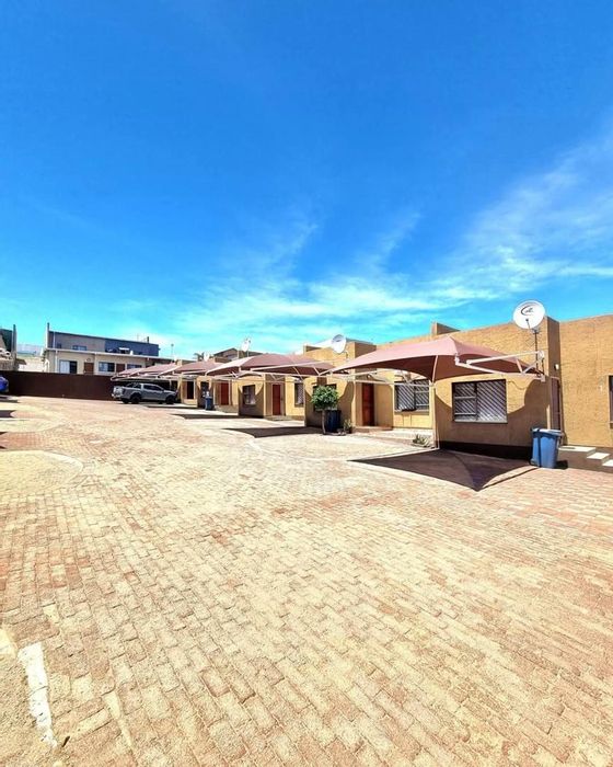 Property #2433741, Townhouse For Sale in Otjomuise Ext 4