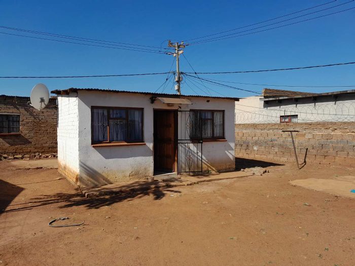 Property #2253001, House for sale in Katlehong South