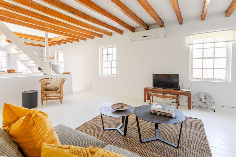 Open plan living area 2