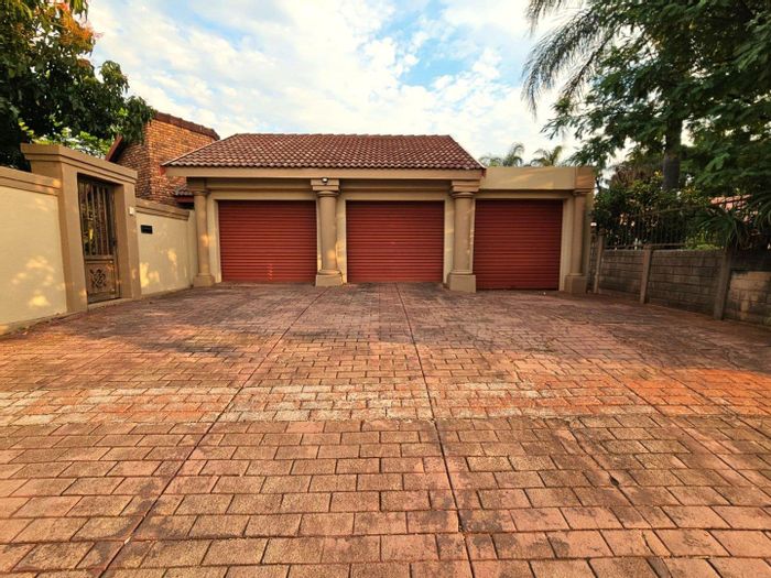 Property #2204837, House pending sale in Garsfontein
