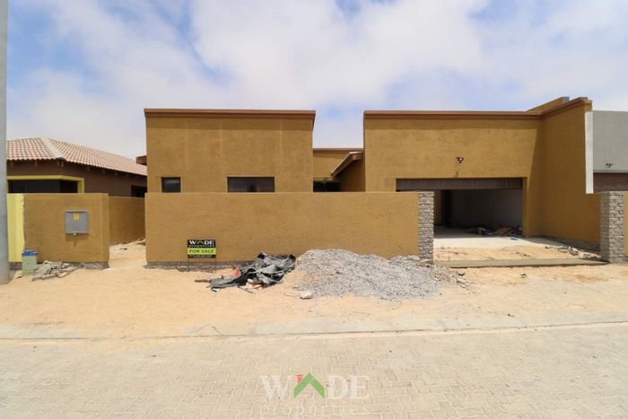 For Sale: House in Swakopmund Ext 20 with flats, garage, and spacious layout.