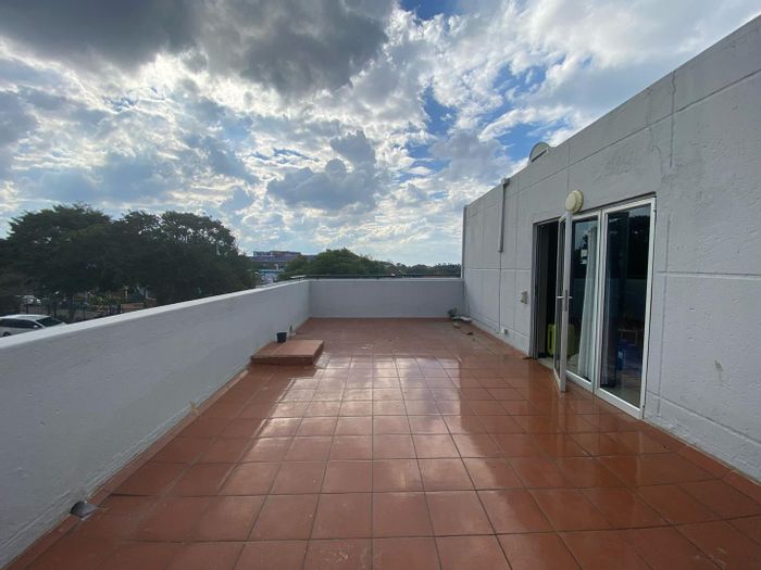 1-Bedroom Apartment To Rent in Sandown with Private Patio, Close to Amenities.