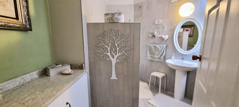 Sparkling guest bathroom