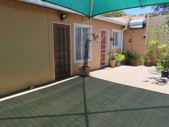 Property #2430949, Apartment Rental Daily in Suiderhof