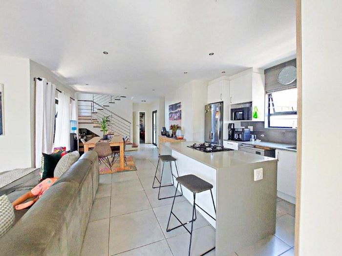 Property #2398171, House For Sale in Olympus AH
