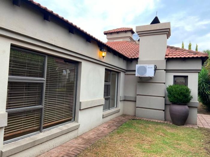 Property #2227843, Townhouse rental monthly in Vanderbijlpark South West 5