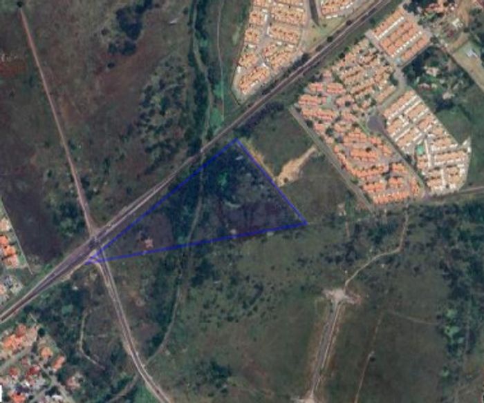 Raslouw AH: For Sale - 4.9ha vacant commercial land with development potential.