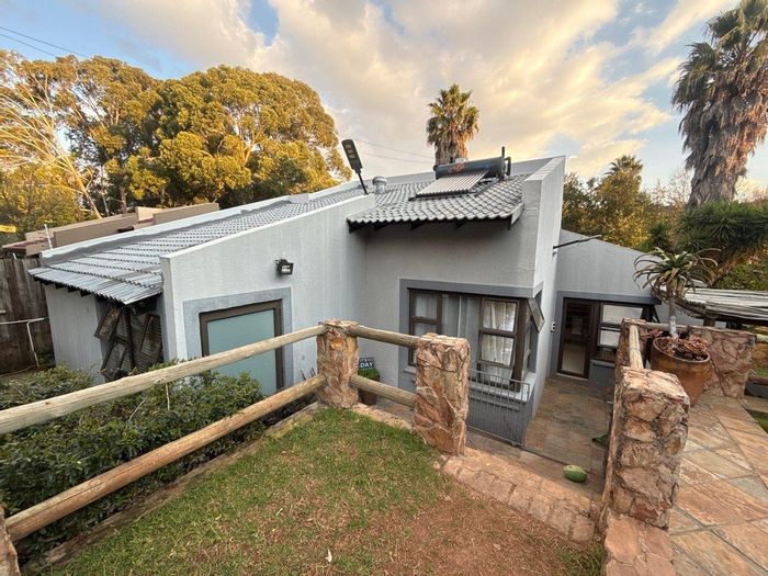 Property #2376602, House Rental Monthly in Wilro Park