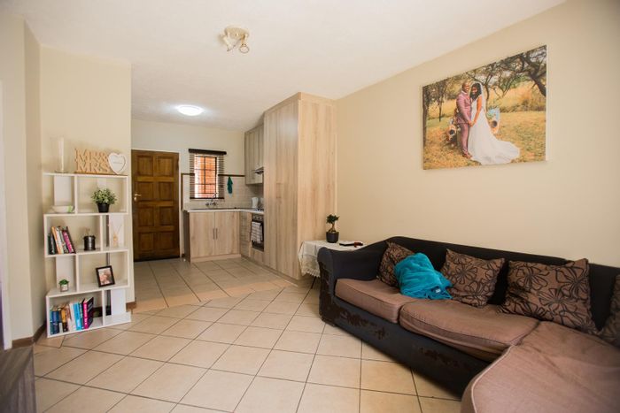 Property #2067199, Townhouse Rental Monthly in Mooikloof Ridge
