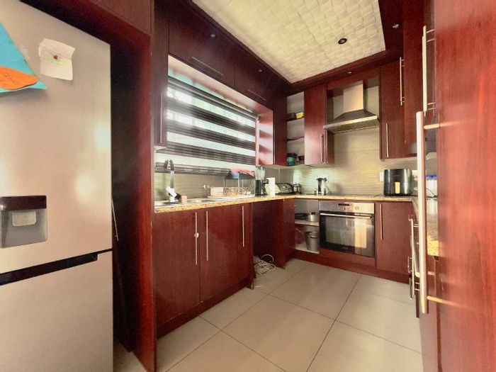 For Sale: House in Country View with 24/7 security, inverter, and open plan living.