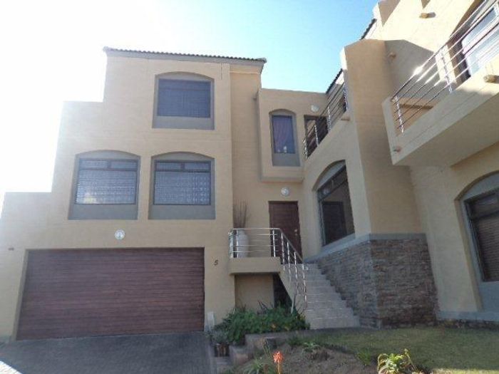 Property #2138022, Townhouse for sale in Dolphin Beach