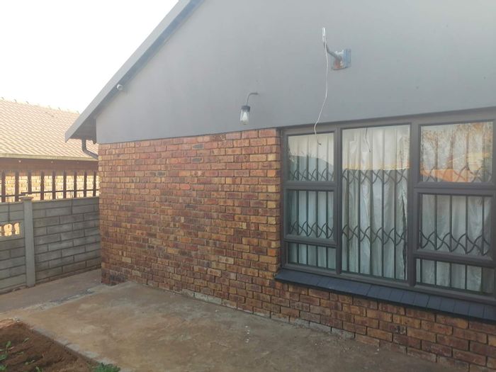 Property #2251885, House for sale in Tsakane Ext 8