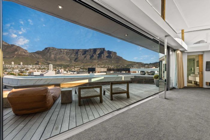 Property #2253376, Penthouse for sale in Cape Town City Centre