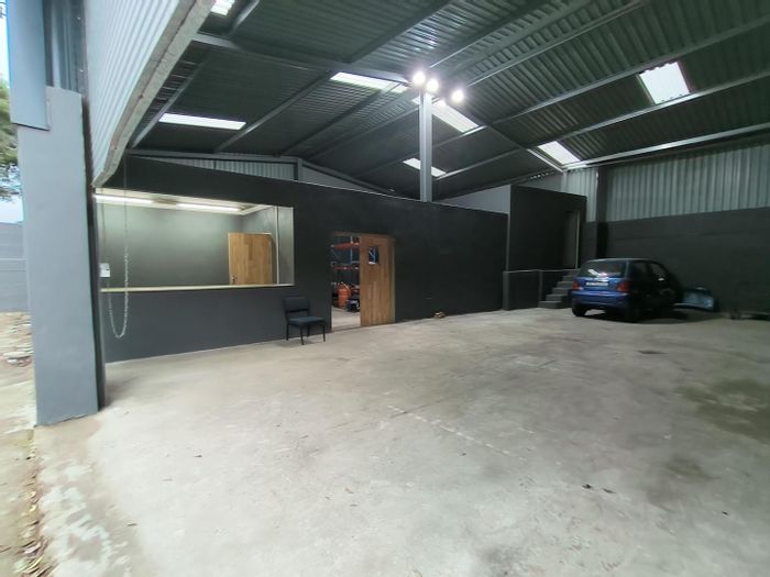 Industrial Warehouse To Rent in Westmead with link access and 3-phase power.