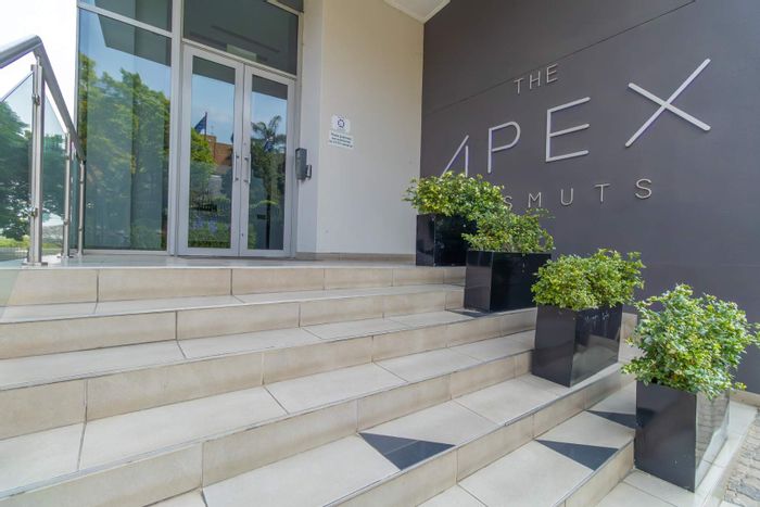 For Sale: 2 Bed, 2 Bath Apartment in Rosebank with Wi-Fi, parking, and security.