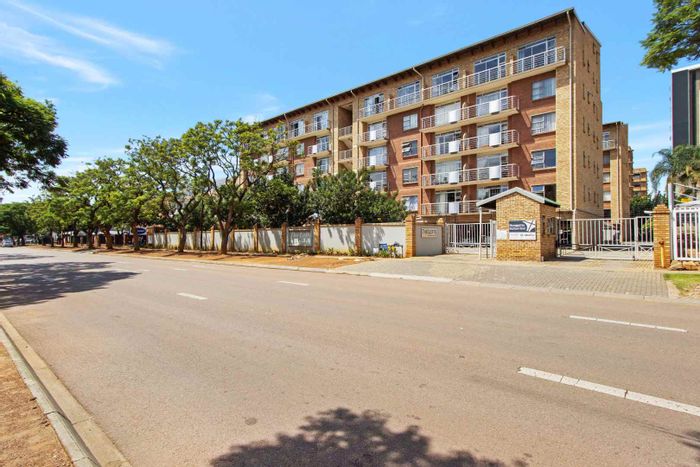 Modern Loft Apartment Near University of Pretoria - For Sale in Hatfield