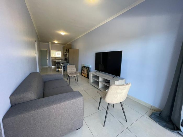 Klein Windhoek Apartment To Rent: 2 bedrooms, balcony, basement parking, available now.