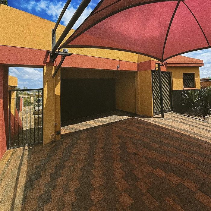 Property #2405392, House For Sale in Dorado Park