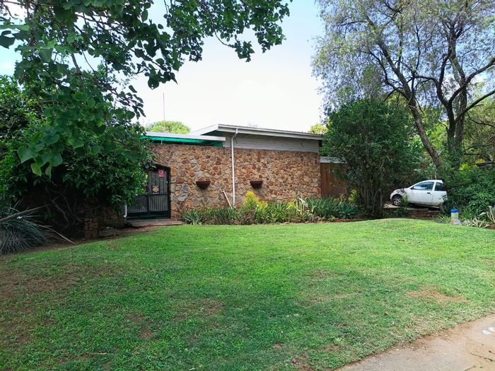 Property #2440753, House Rental Monthly in Meyerspark