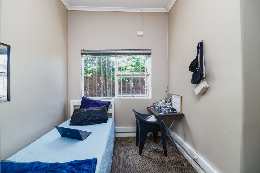 Main House - Bedroom 5