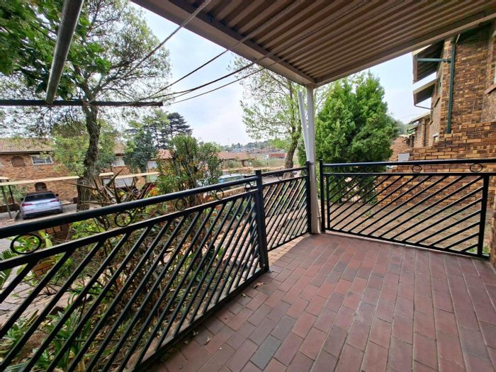 Property #2417141, Apartment For Sale in Buccleuch