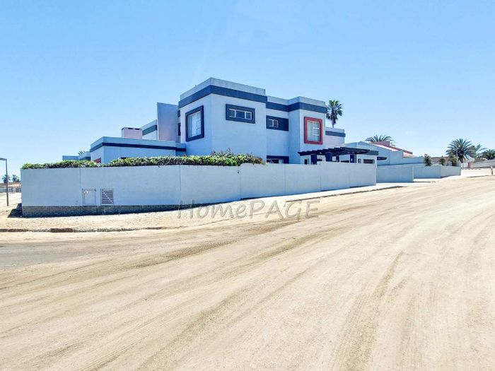 Property #2195257, Townhouse for sale in Swakopmund Ext 8