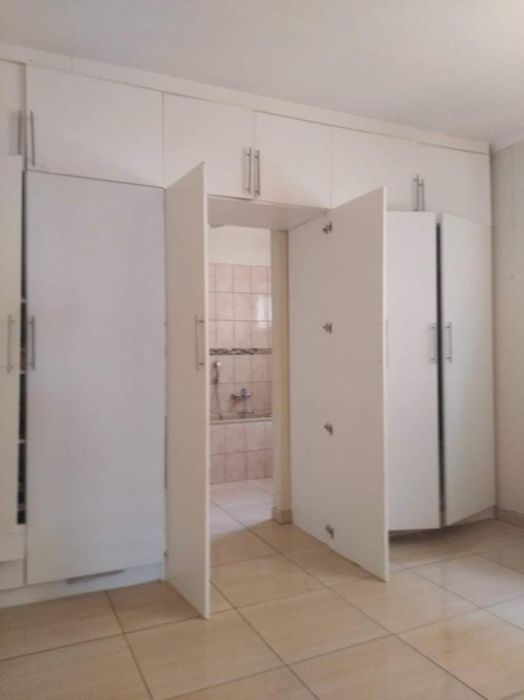 House For Sale in Katutura: 3 Bedrooms, Garage, Open Plan Living, Below Valuation.