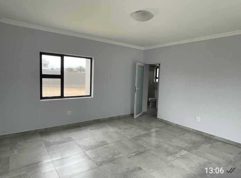 Lounge area with guest WC