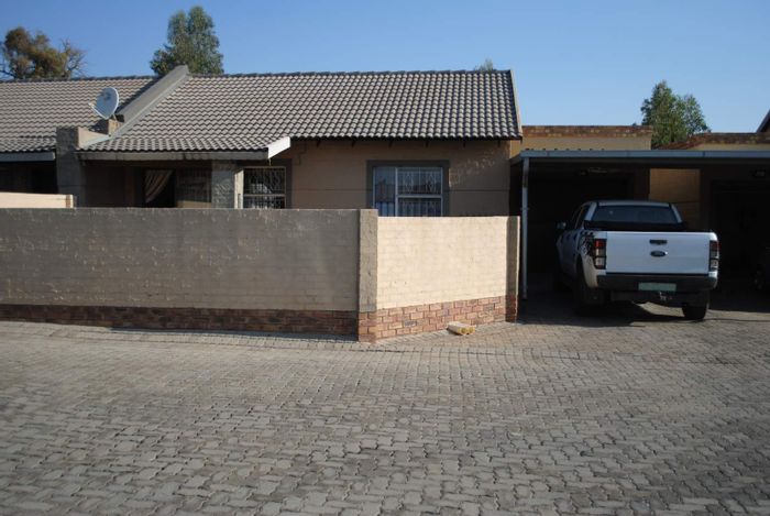 Property #2252878, Townhouse rental monthly in Riversdale