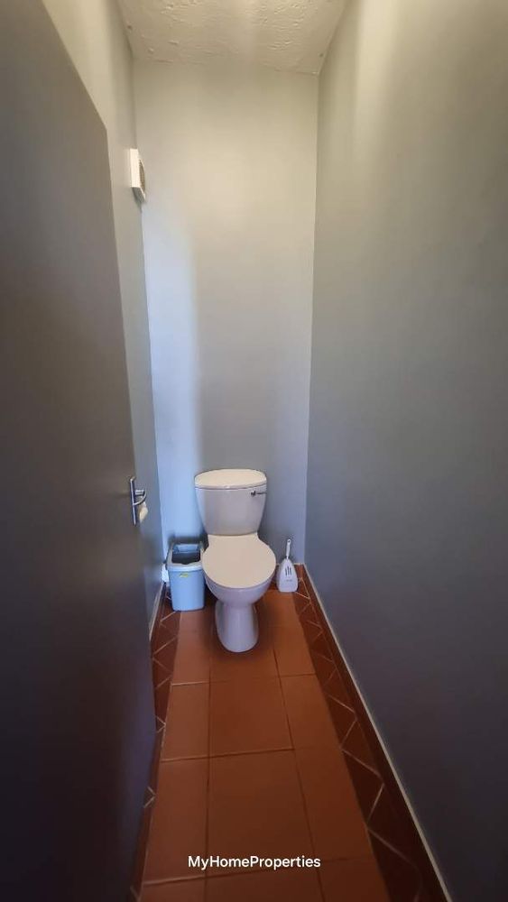 Guest toilet - 1st floor