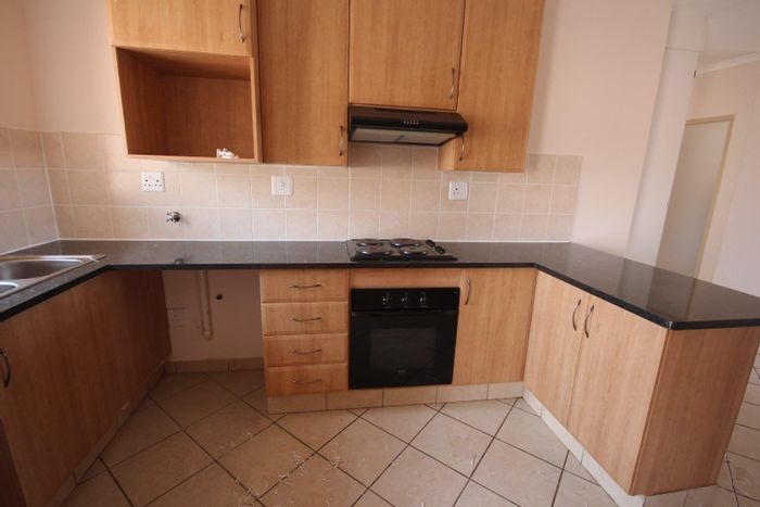 3-Bedroom Apartment in Montana with Double Garage and Enclosed Garden To Rent.