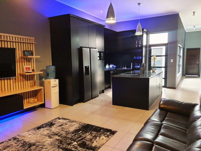 For Sale: Apartment in Jackal Creek Golf Estate with golf views, pool access, and security.