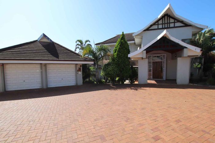 La Lucia Ridge House For Sale: 3 bedrooms, garden, staff quarter, security features.