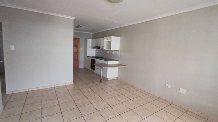 Property #2411731, Townhouse For Sale in Pioniers Park Ext 1
